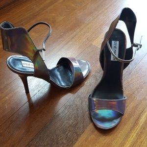 Hologram shoes